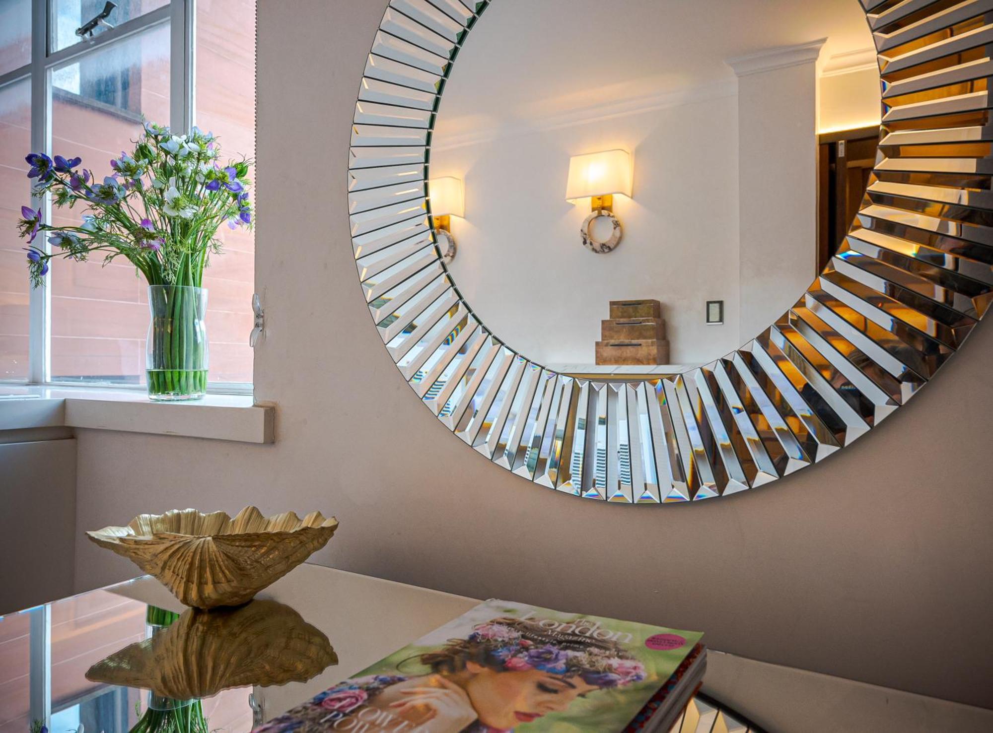 Modern Knightsbridge Apartment With Balcony Overlooking Harrods Prime Location Apartament *
