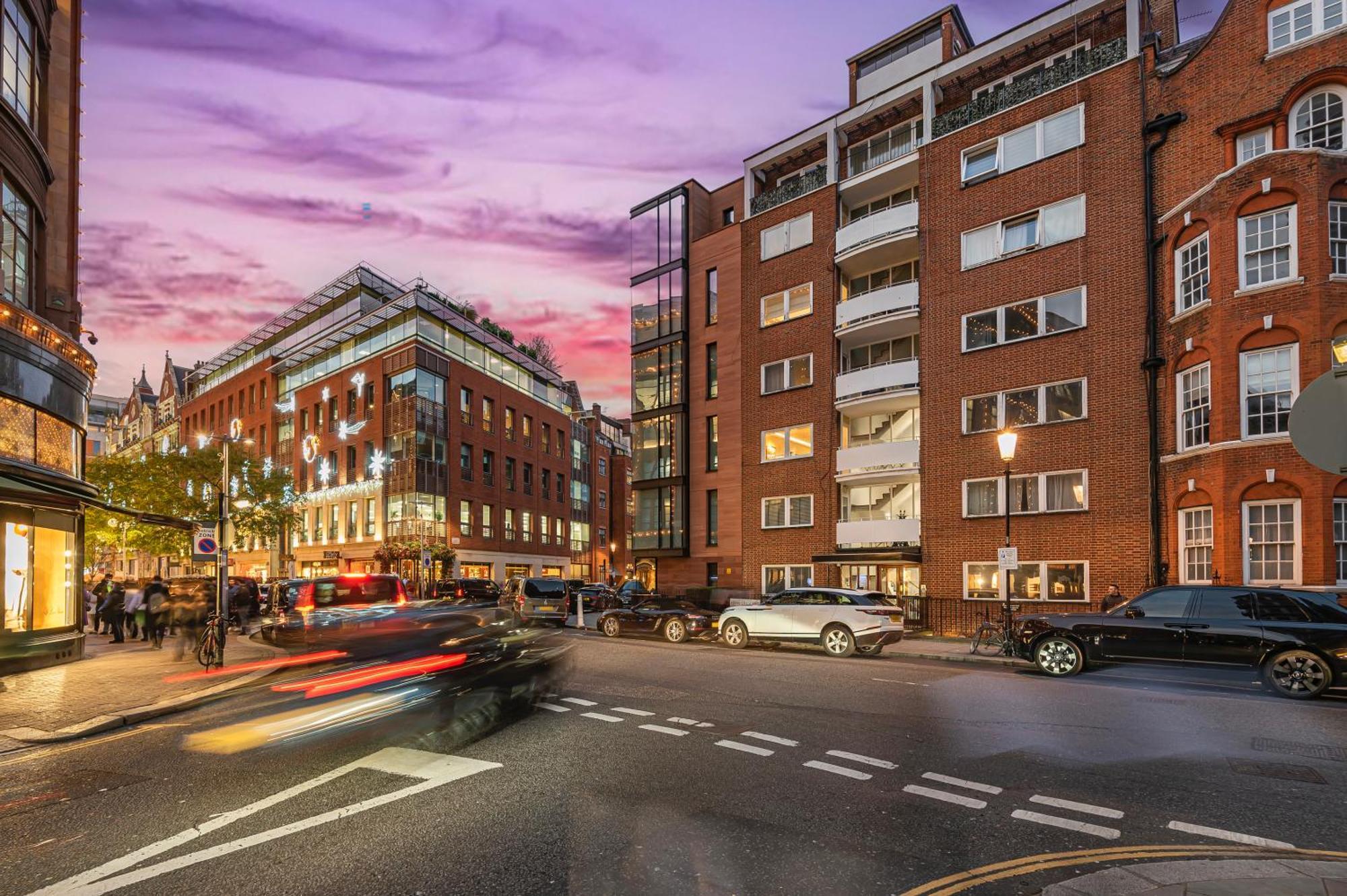 Modern Knightsbridge Apartment With Balcony Overlooking Harrods Prime Location Apartament Londra